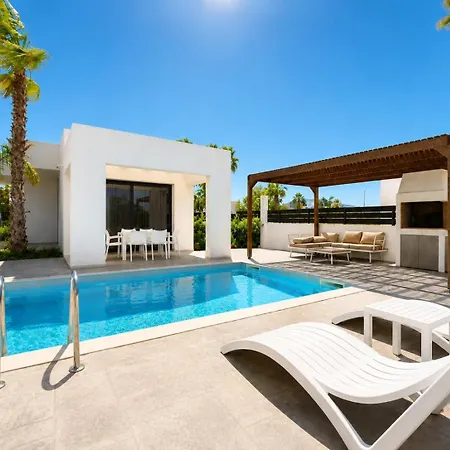 Salty Sun 4 Villa