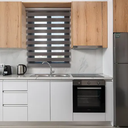 Salty Sun 4 Kremastí